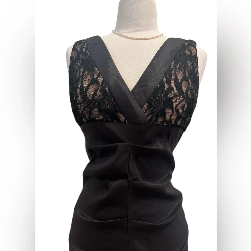 R & M Richards sequined Lace/Taffeta Mermaid Gown - Picture 4 of 7